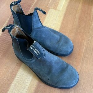 Grey nubuck Chelsea Blundstone boots size 6